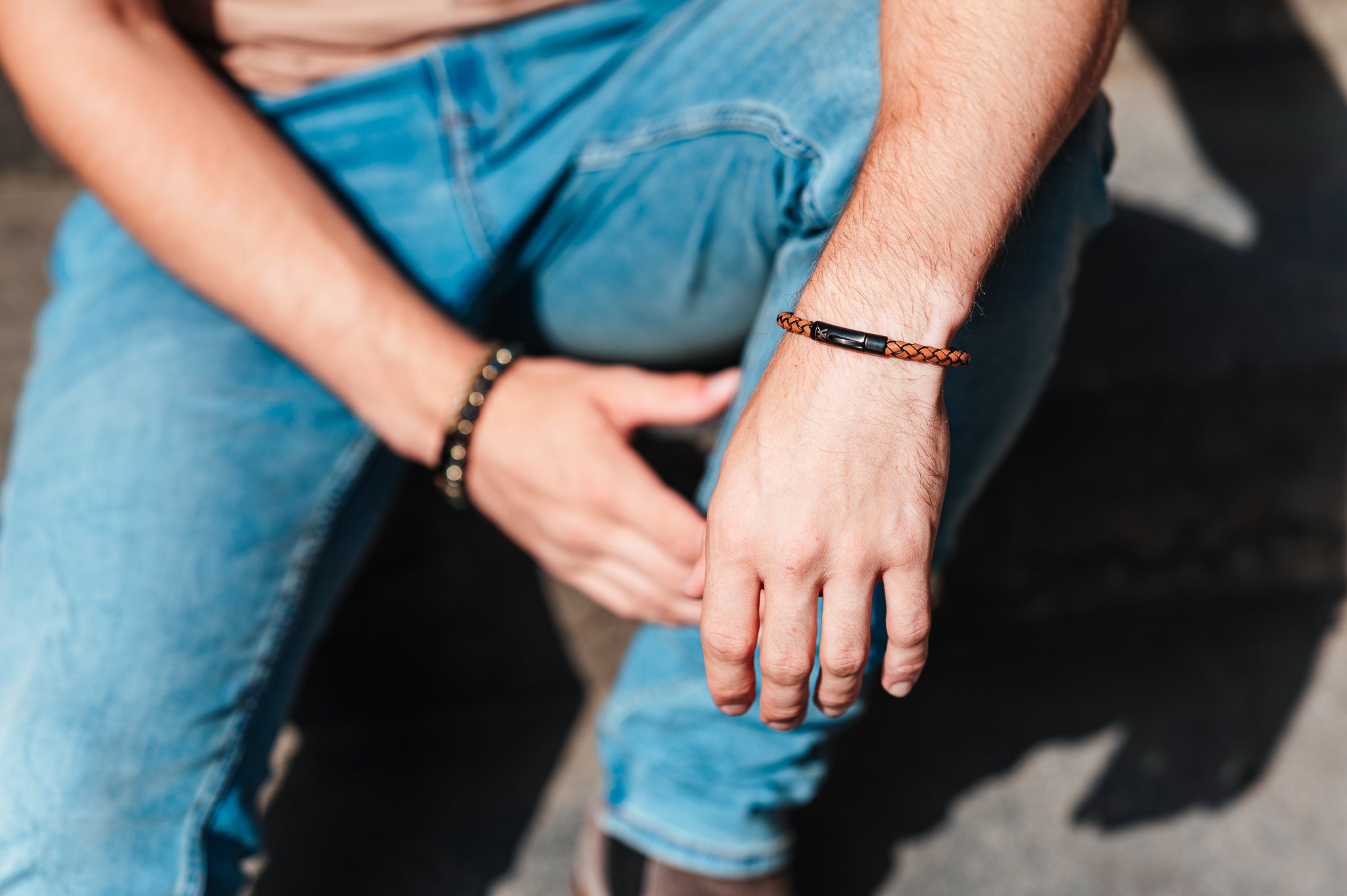 Kan je douchen met een stalen armband om?