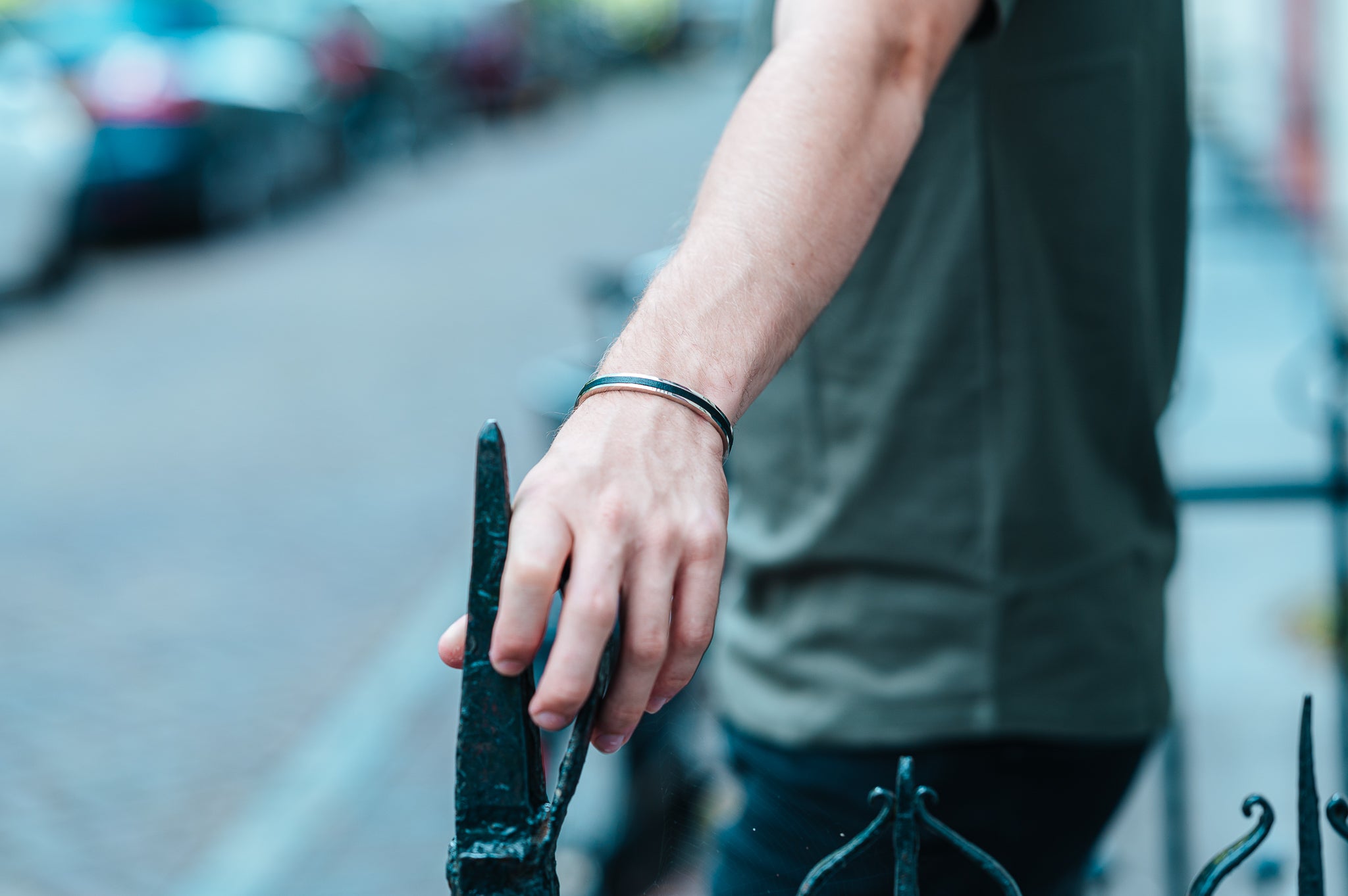 Wat is een slavenarmband?