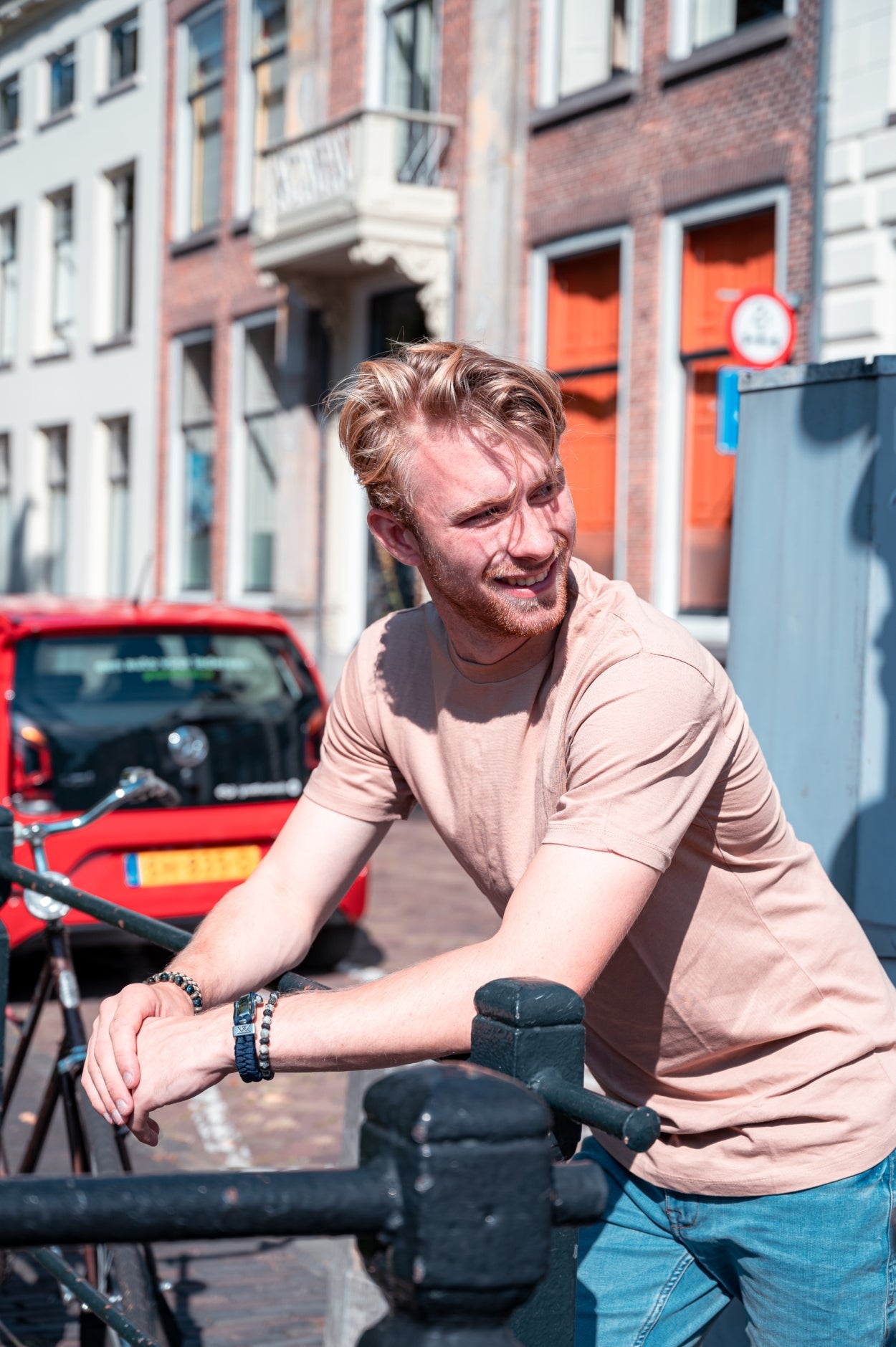 Kralen armbanden met betekenisvolle bedels