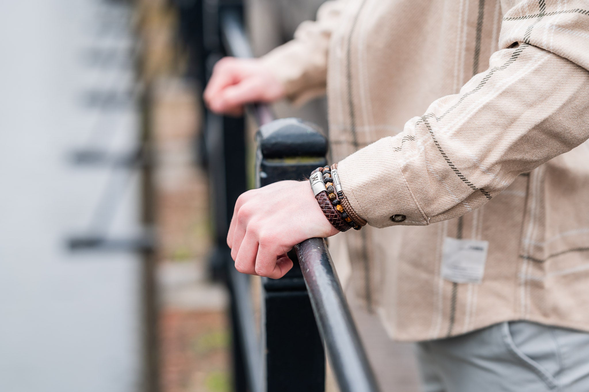 Hoe behoud je de glans en afwerking van je stalen armband?