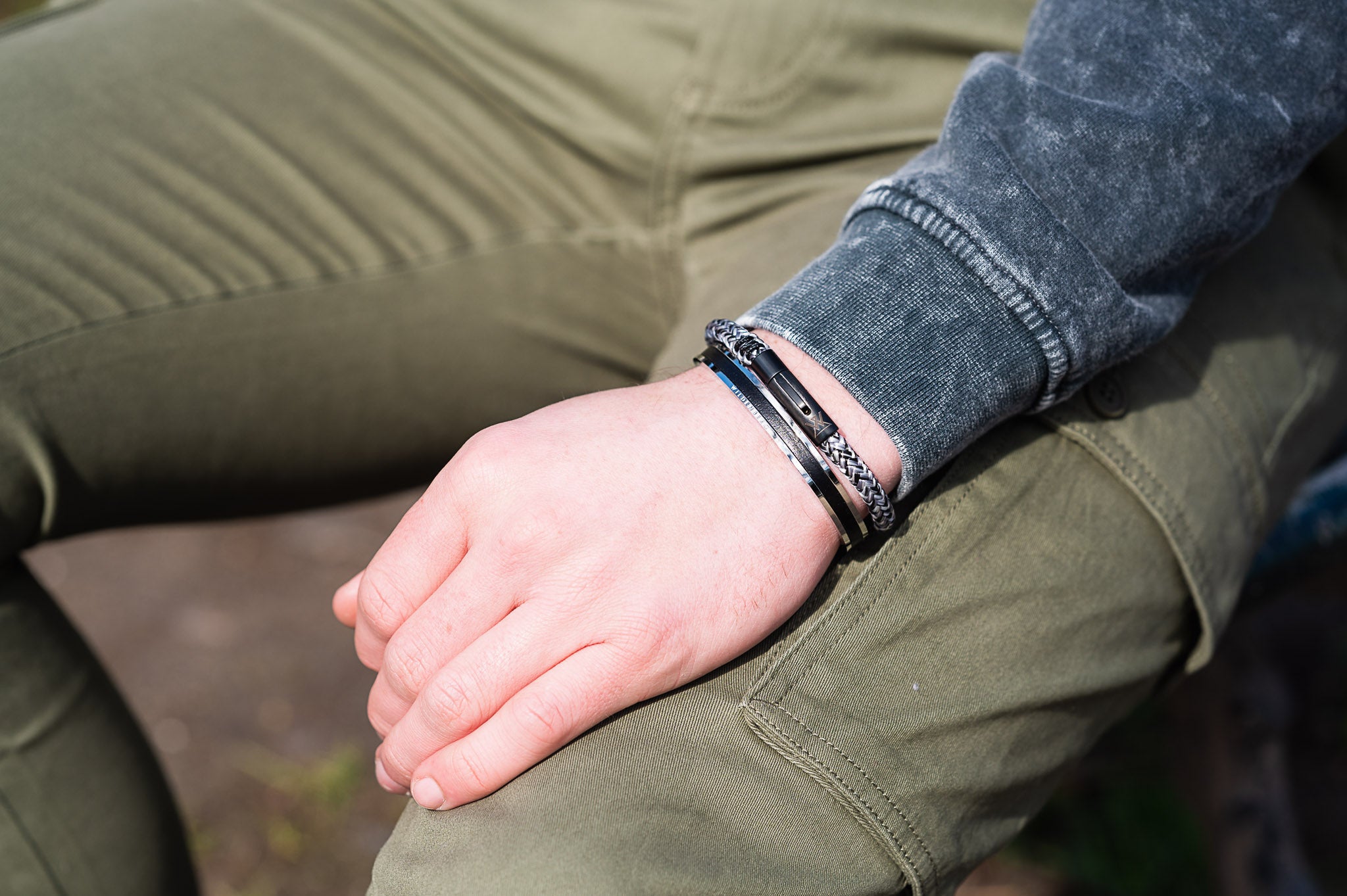 Hoe straks moet een heren armband zitten?