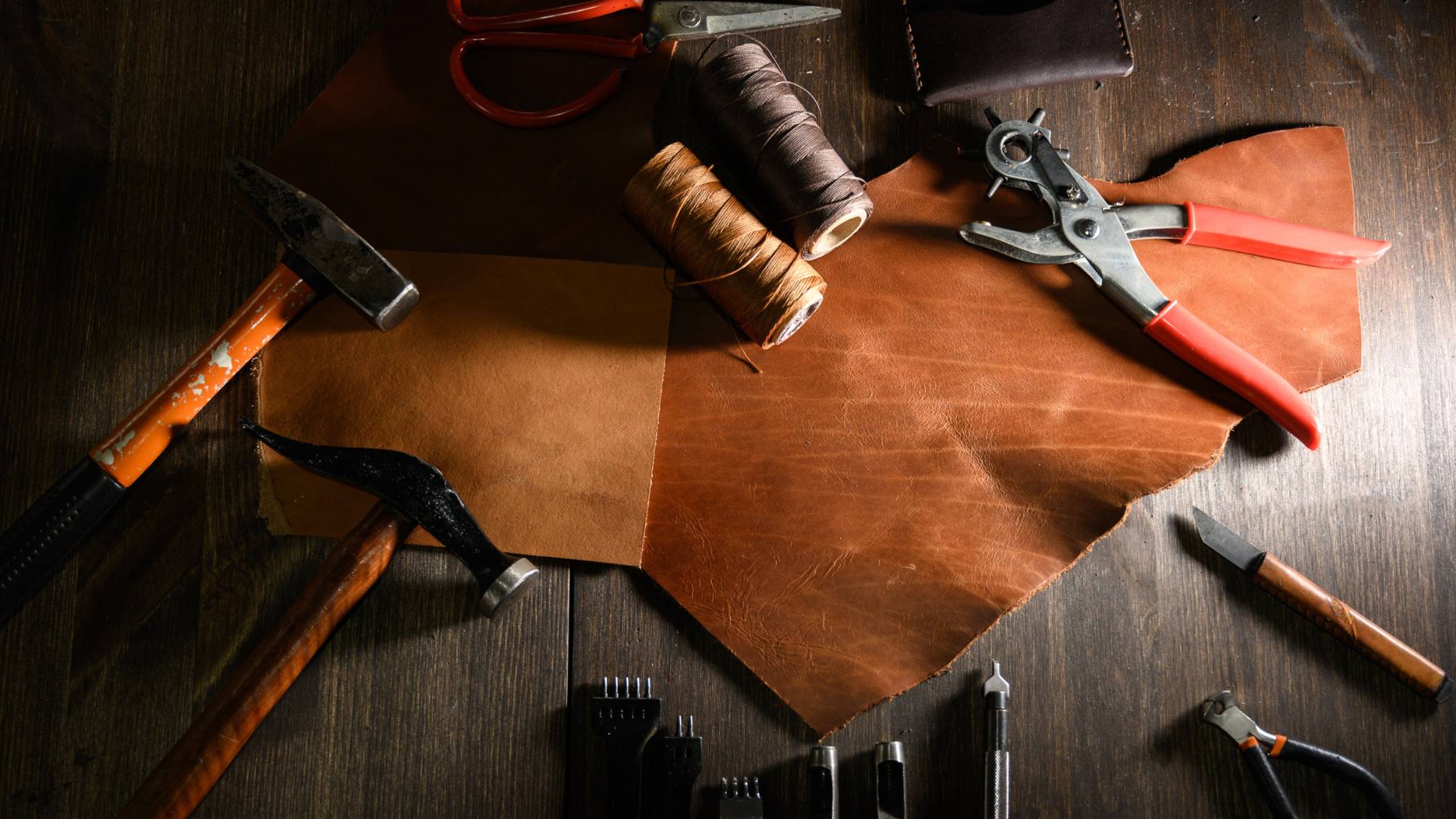 Leer vs Kunstleer voor armbanden: Wat is de beste keuze?