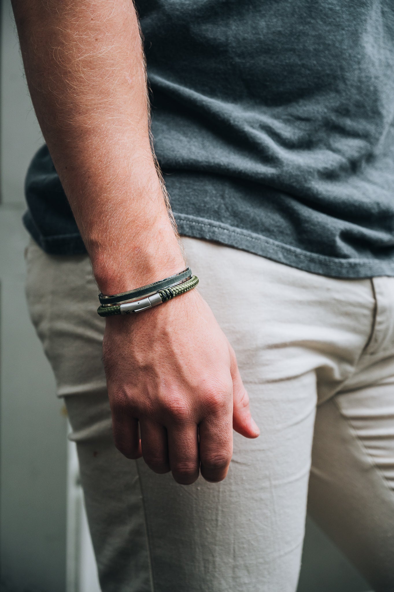 Is een stalen armband comfortabel genoeg om de hele dag te dragen?