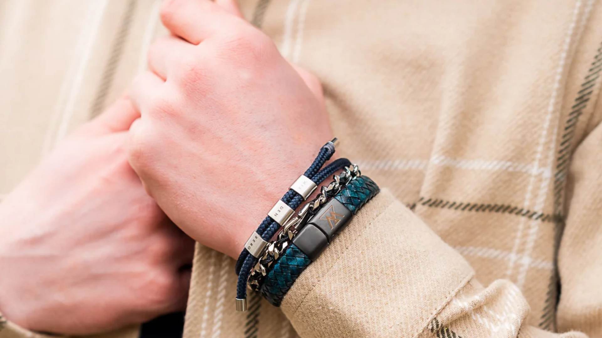 Het belang van de kwaliteit van het leer bij herenarmbanden