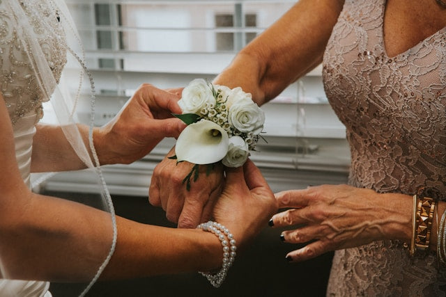 Wat is een armband corsage?