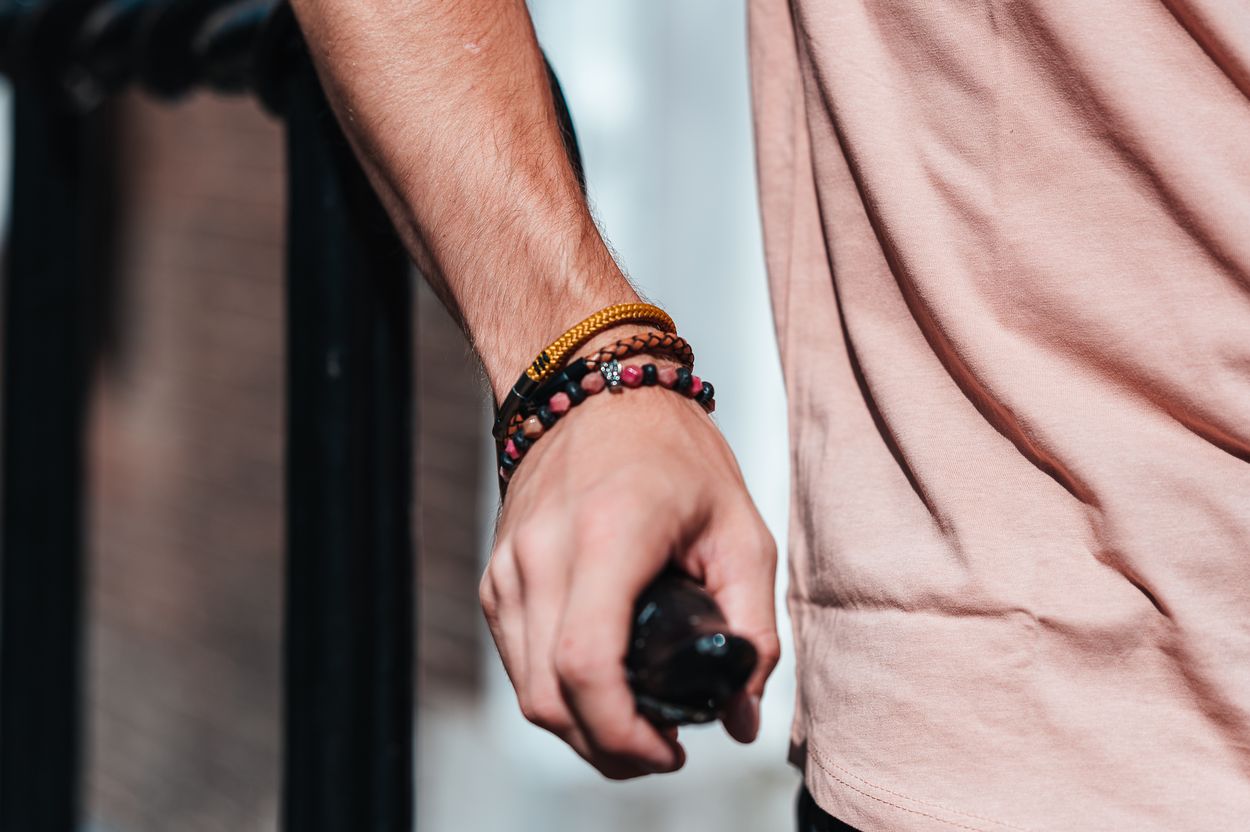 Hoe onderhoud je je kralen armband voor mannen: tips en trucs
